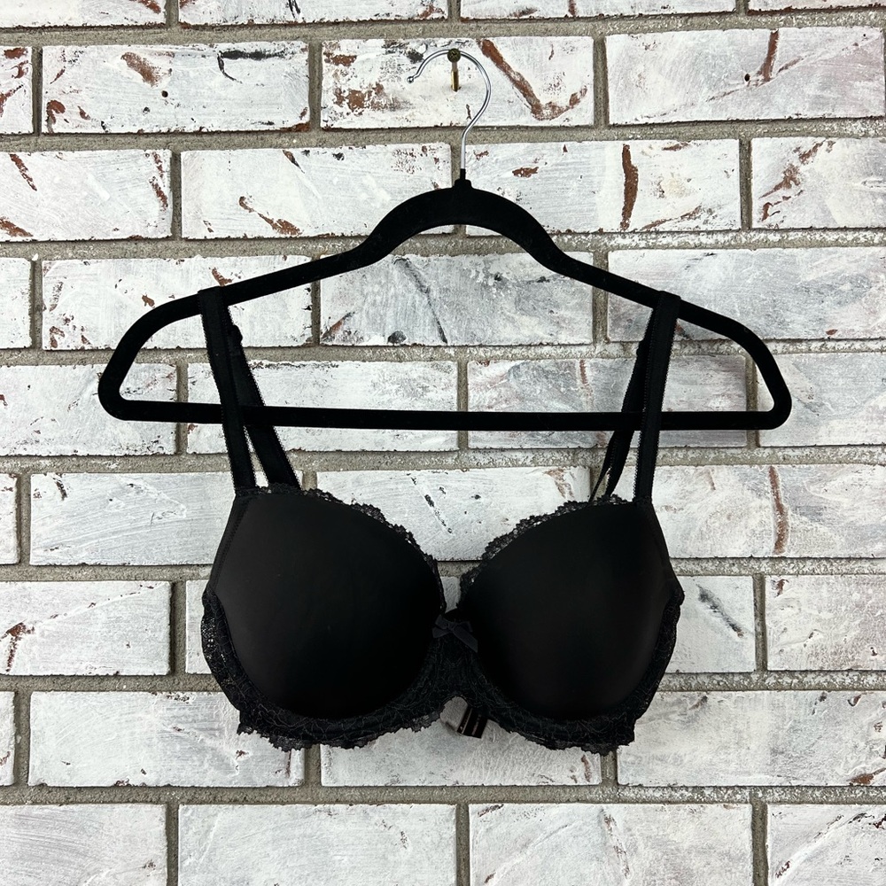 Victoria’s Secret | Smooth & Lace Lightly Lined Demi Bra